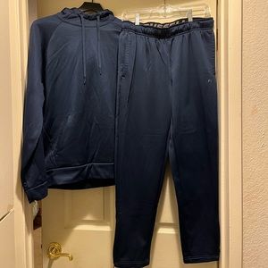 Russell Athletic Men’s Medium Sweatsuit